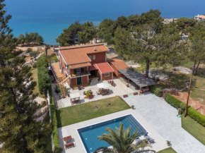 Anthoula's House